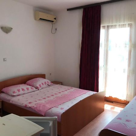 Rooms Ajllin Ulcinj Exterior photo